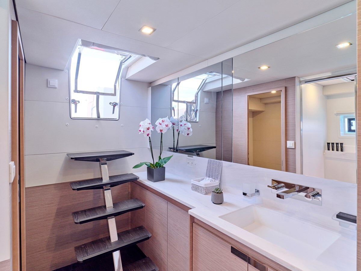 2022 FOUNTAINE PAJOT 61' 8