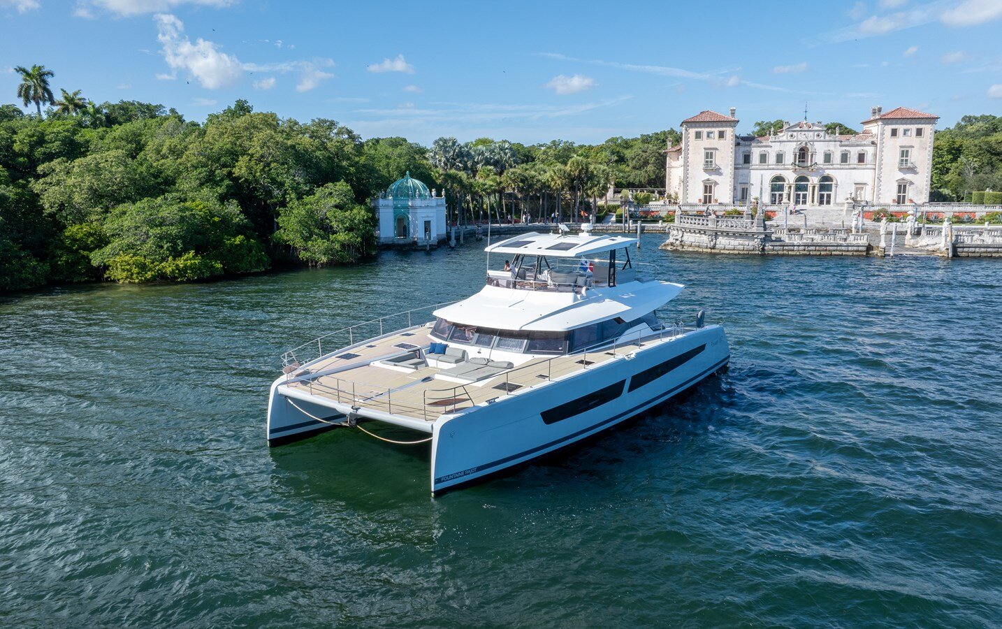 2022-fountaine-pajot-64-afc4df