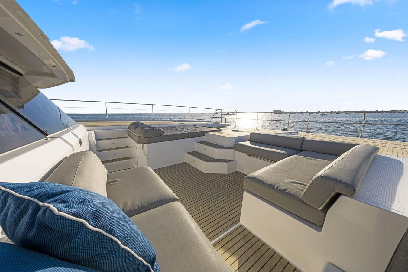 2022-fountaine-pajot-64-afc4df