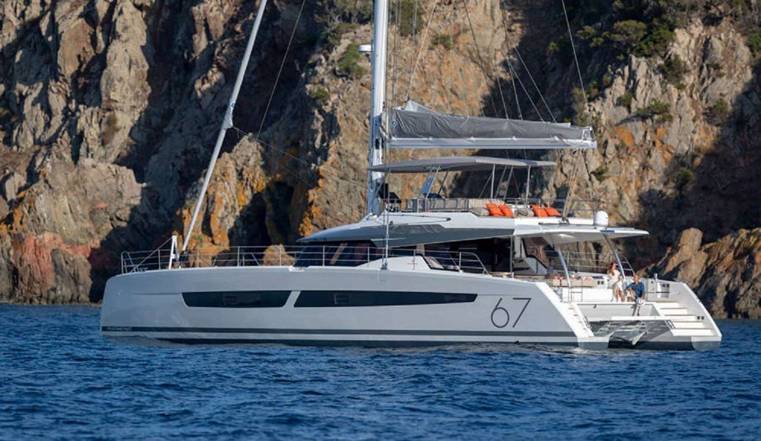 2022-fountaine-pajot-66-10-be0e3e