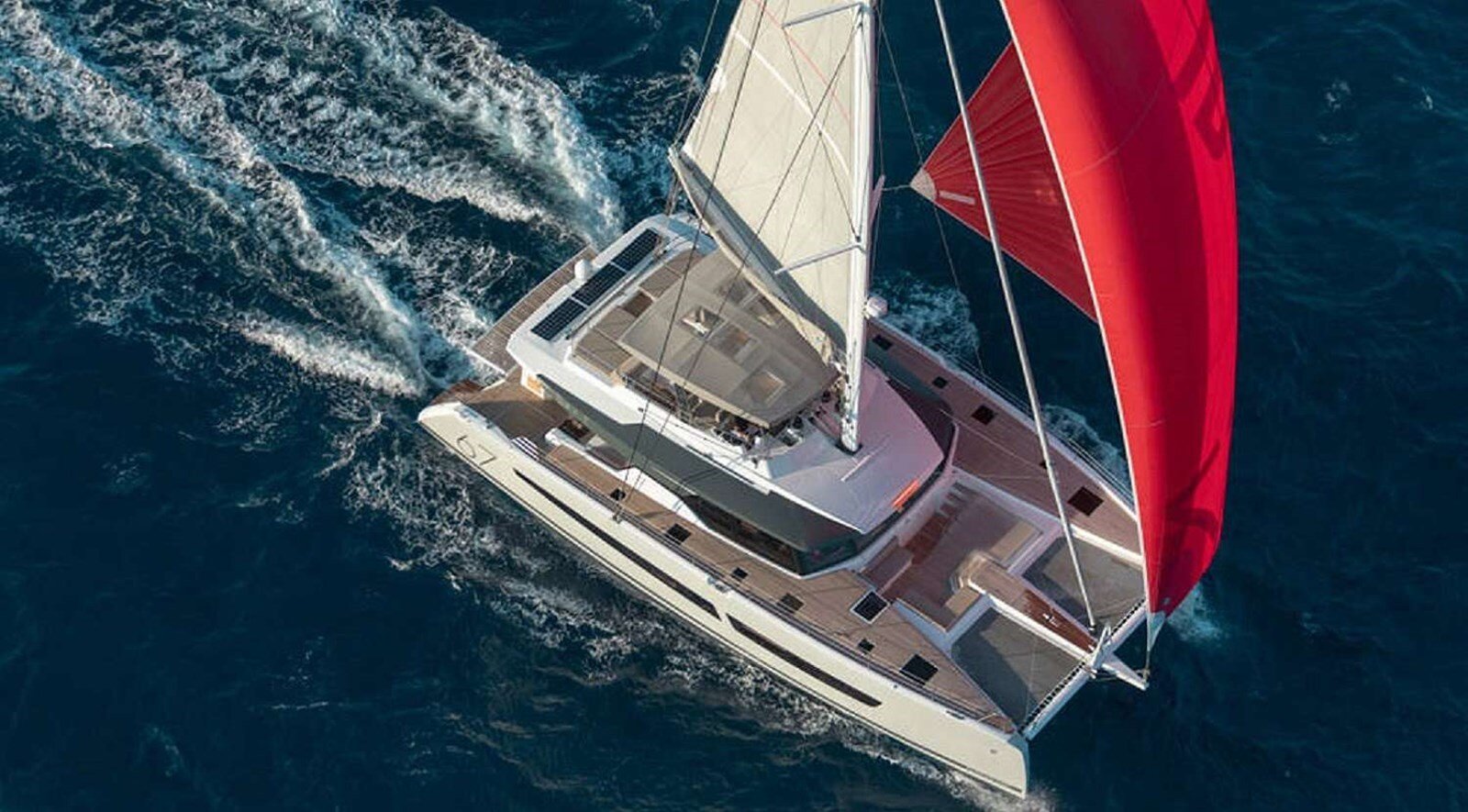 2022-fountaine-pajot-66-10-be0e3e