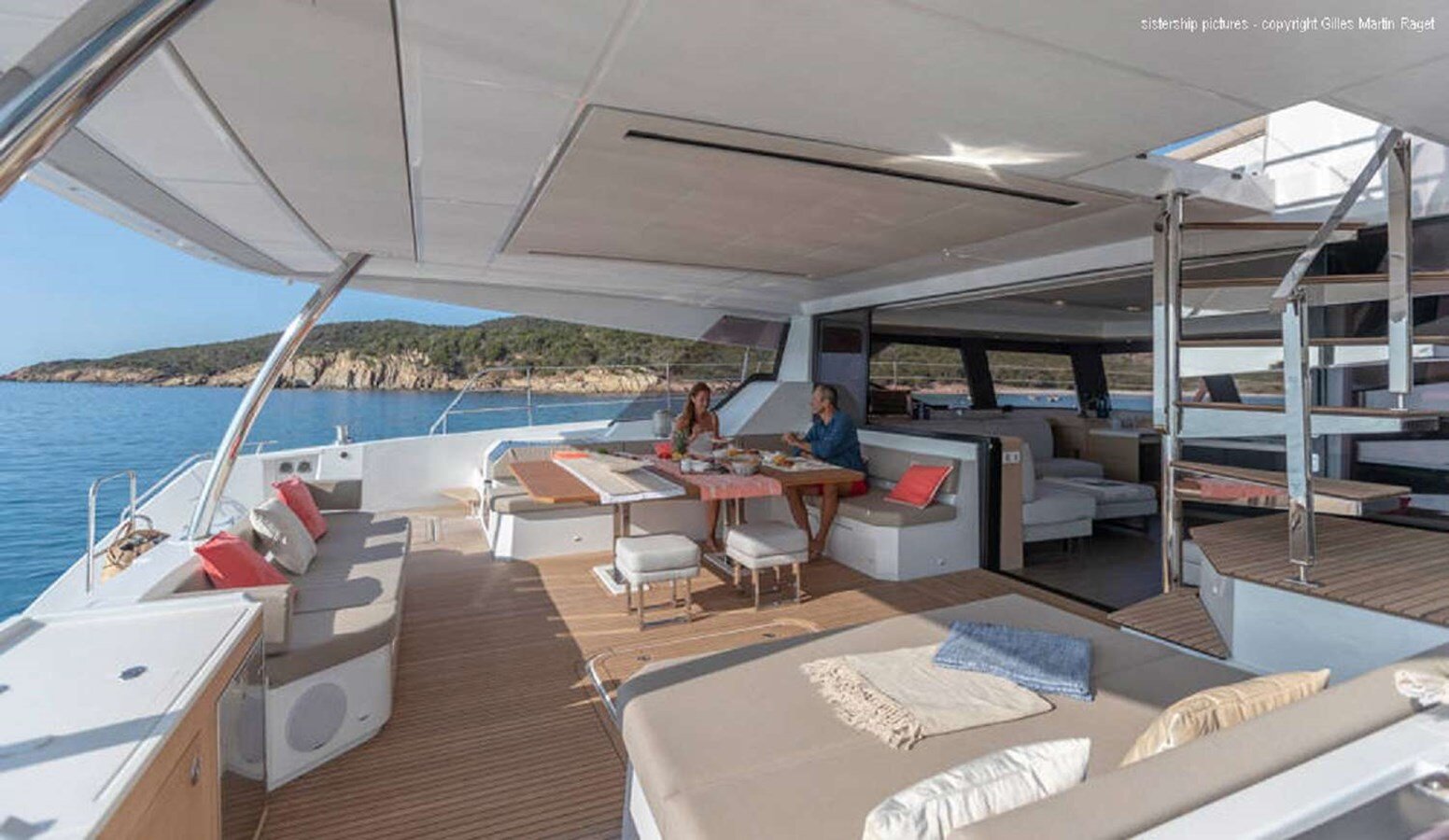 2022-fountaine-pajot-66-10-be0e3e