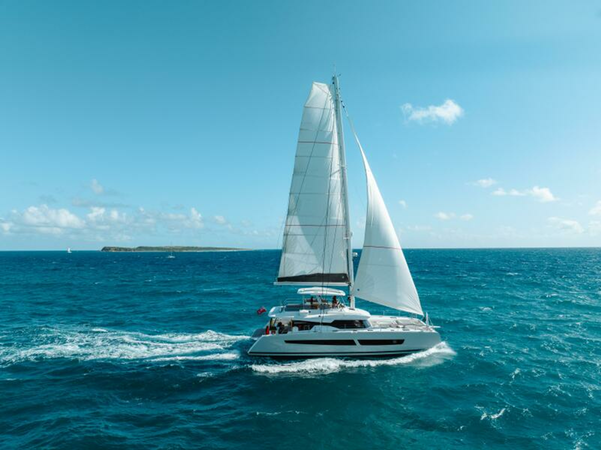 2022-fountaine-pajot-67-3-b56d40