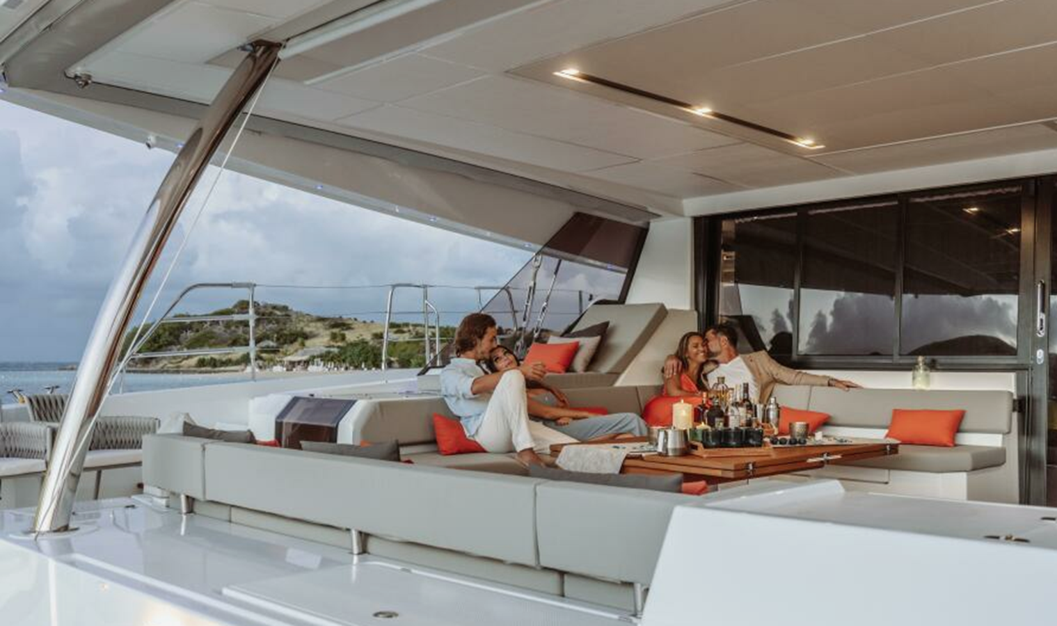 2022-fountaine-pajot-67-3-b56d40