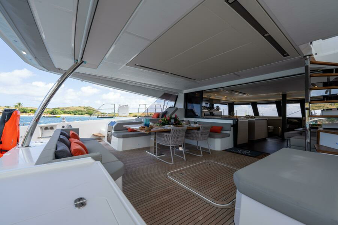 2022-fountaine-pajot-67-3-bb8538