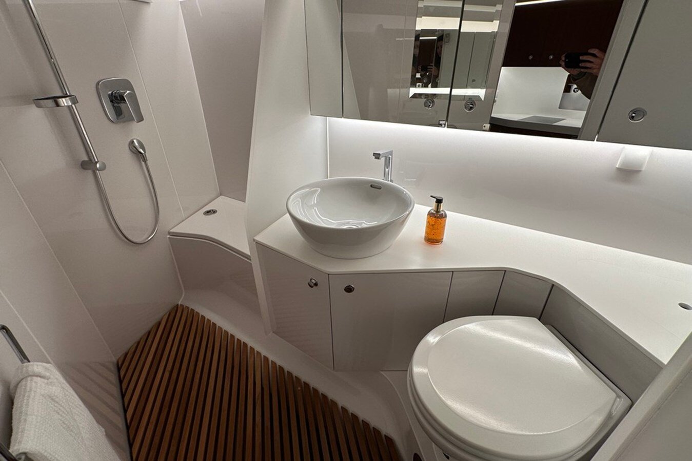 2022-frauscher-43-4-8b8c0b