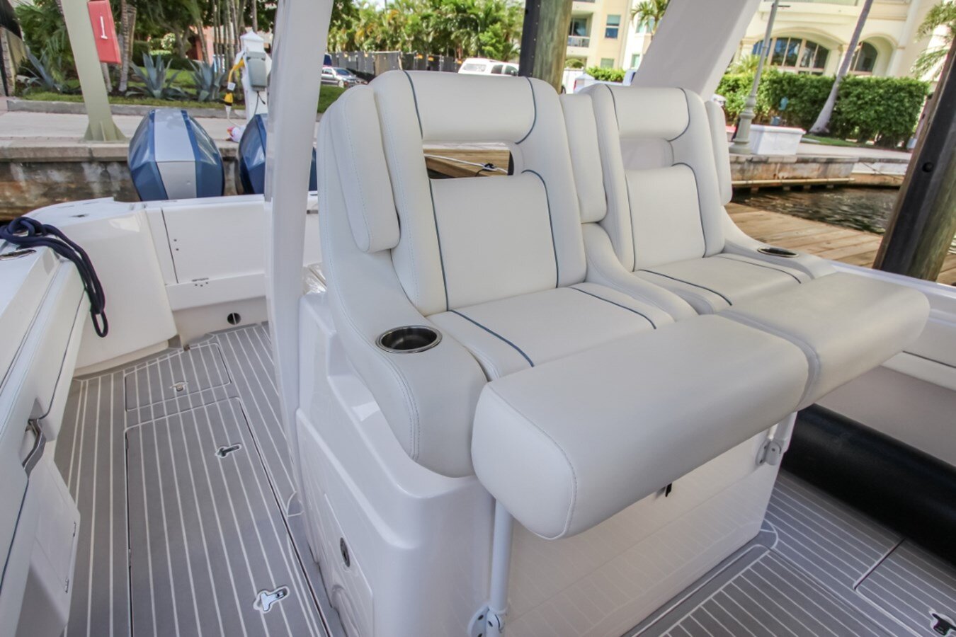 2022-intrepid-powerboats-inc-37-6-20e10b