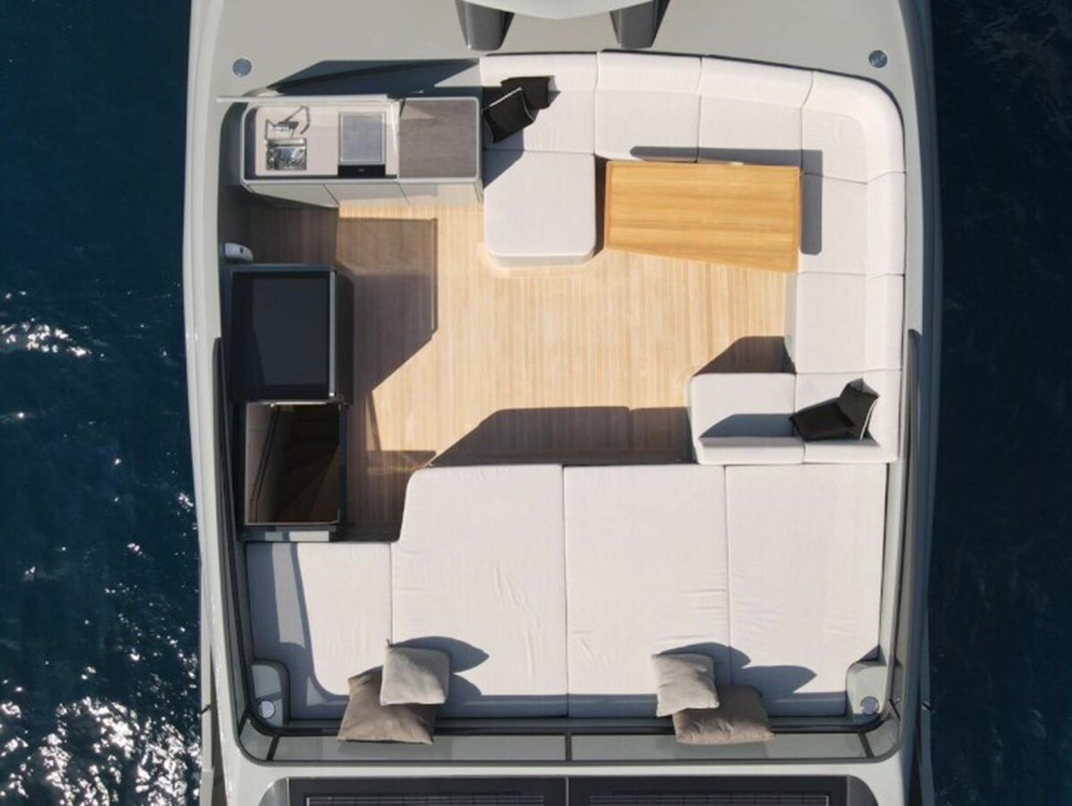 2022 ISA YACHTS 79' 9