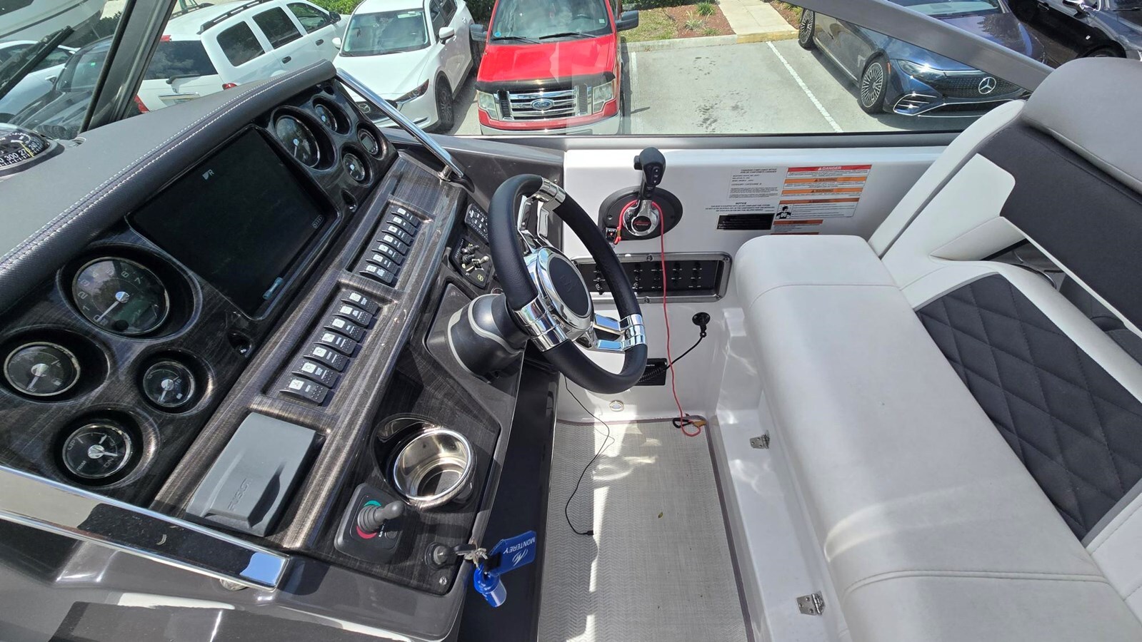 2022-monterey-29-f89829