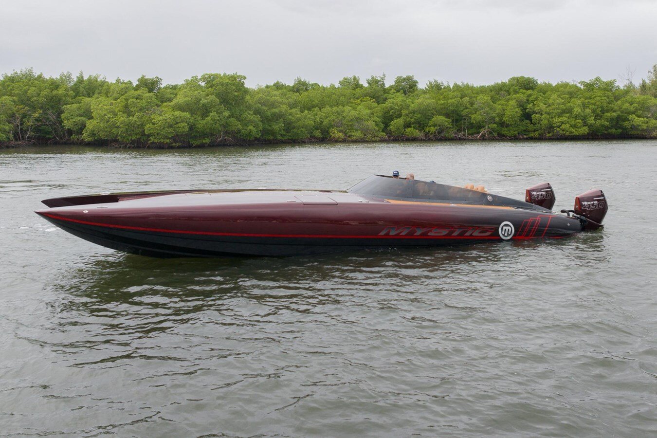 2022-mystic-powerboats-inc-40-7bb626