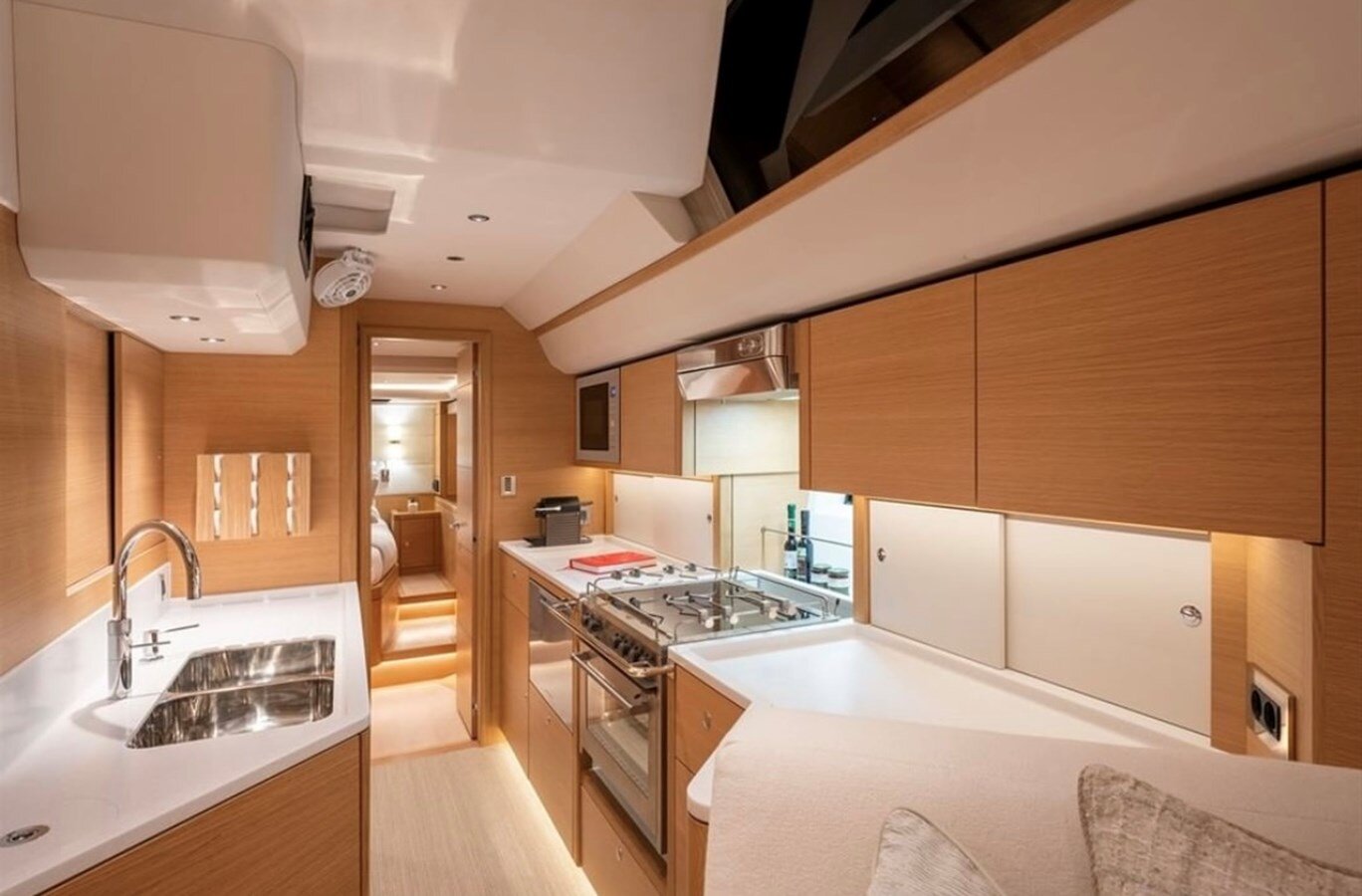 2022-oyster-59-5-e0d2ee