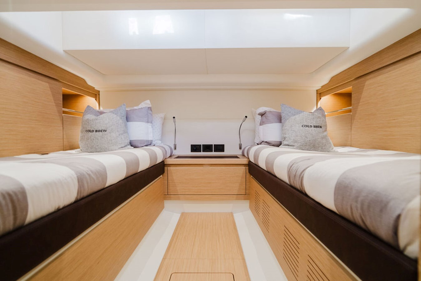 2022-pardo-yachts-43-58a34e