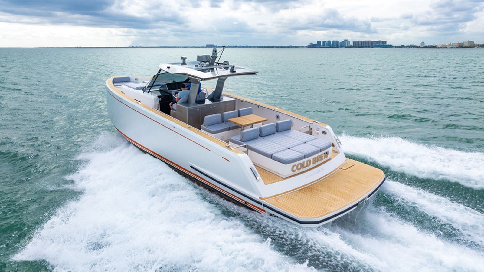 2022-pardo-yachts-43-58a34e