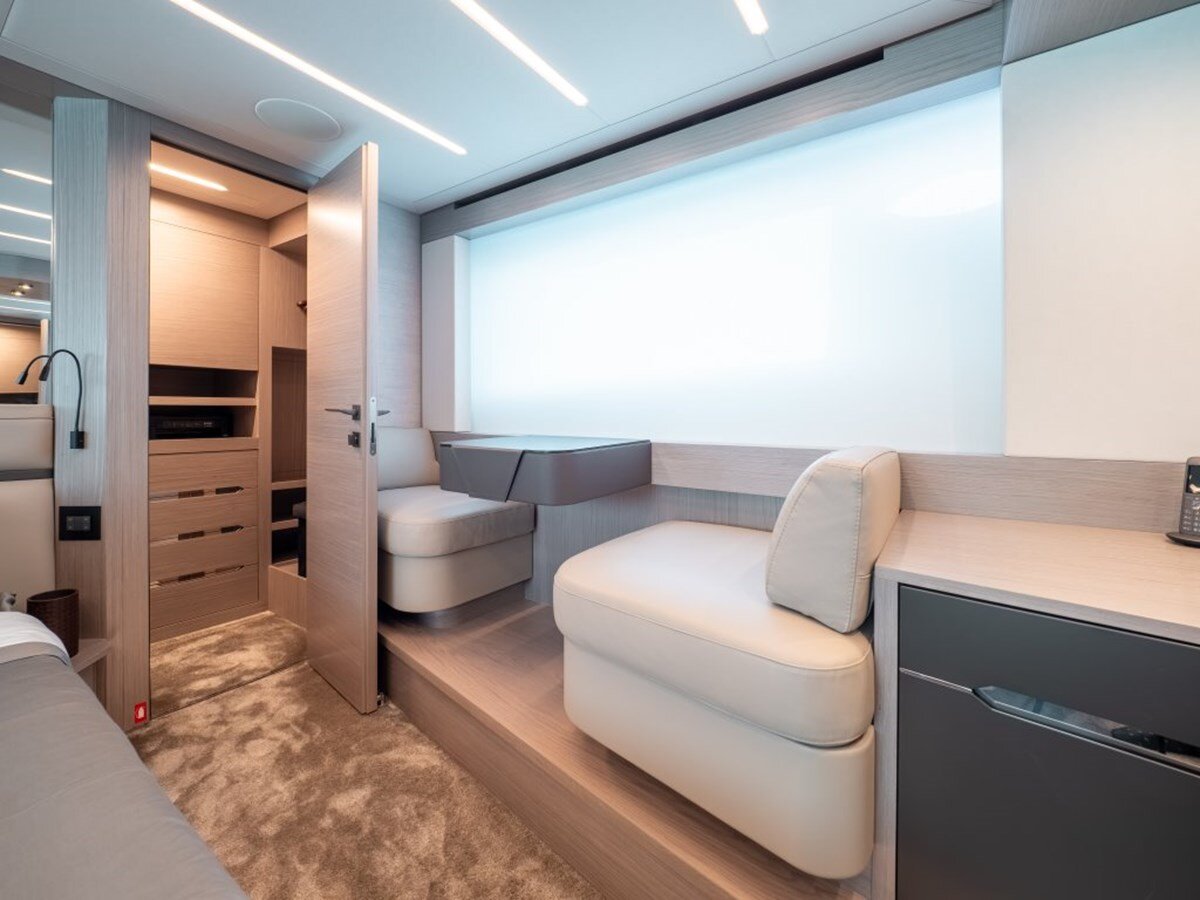 2022-pershing-83-10-15ca63