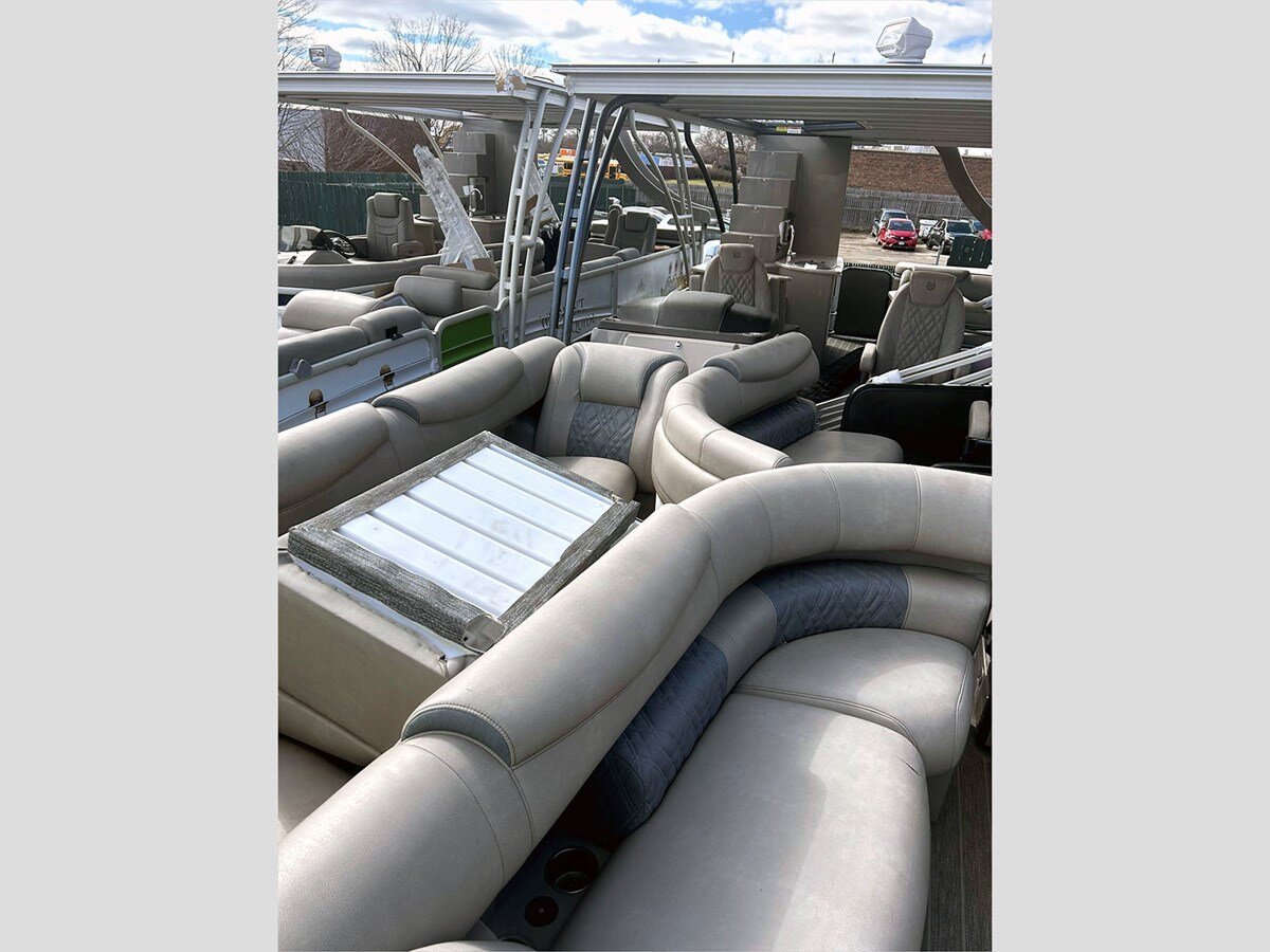 2022-premier-pontoons-37-04aafa