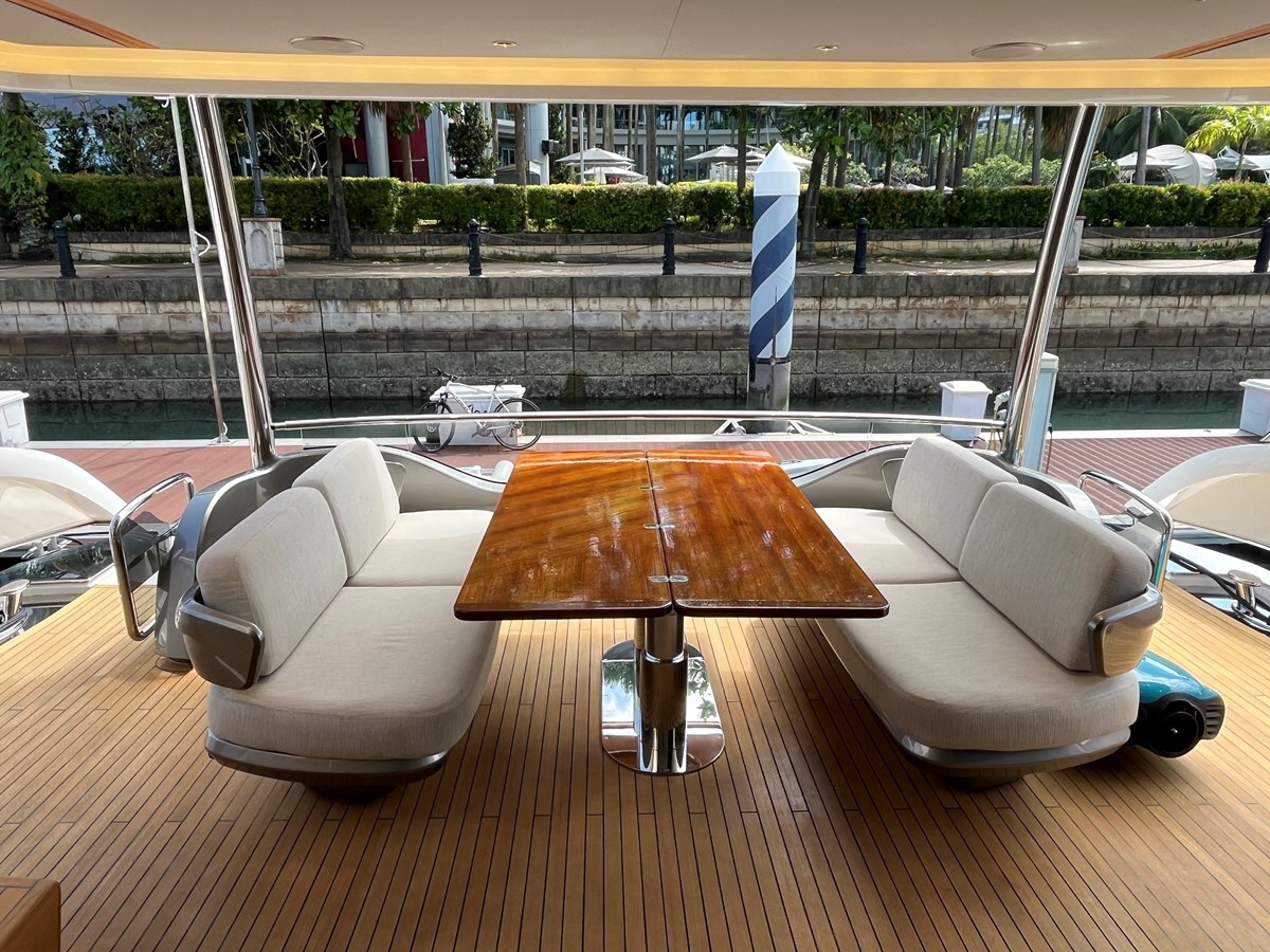 2022-princess-yachts-86-1-907283