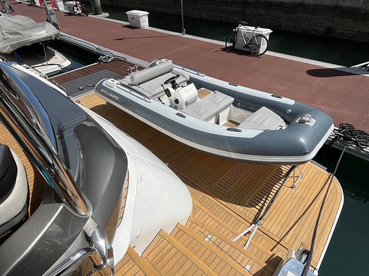 2022-princess-yachts-86-1-907283