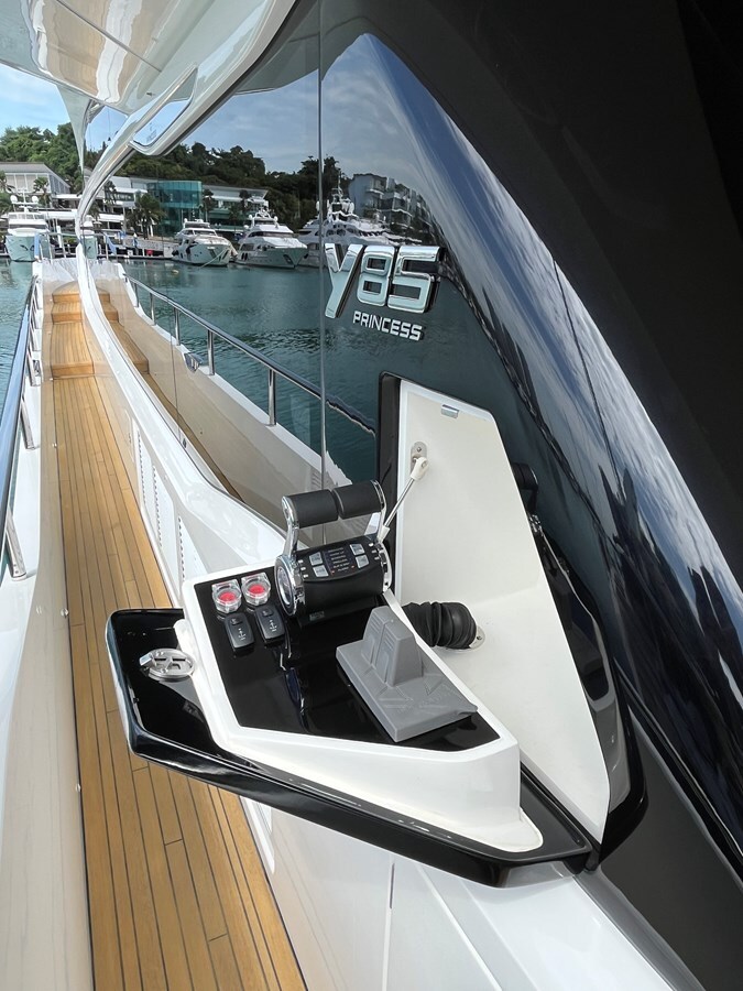 2022-princess-yachts-86-1-907283