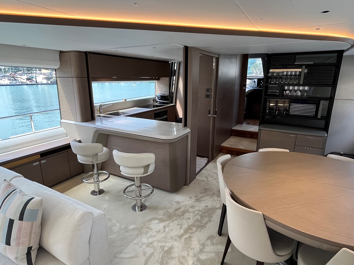 2022-princess-yachts-86-1-907283