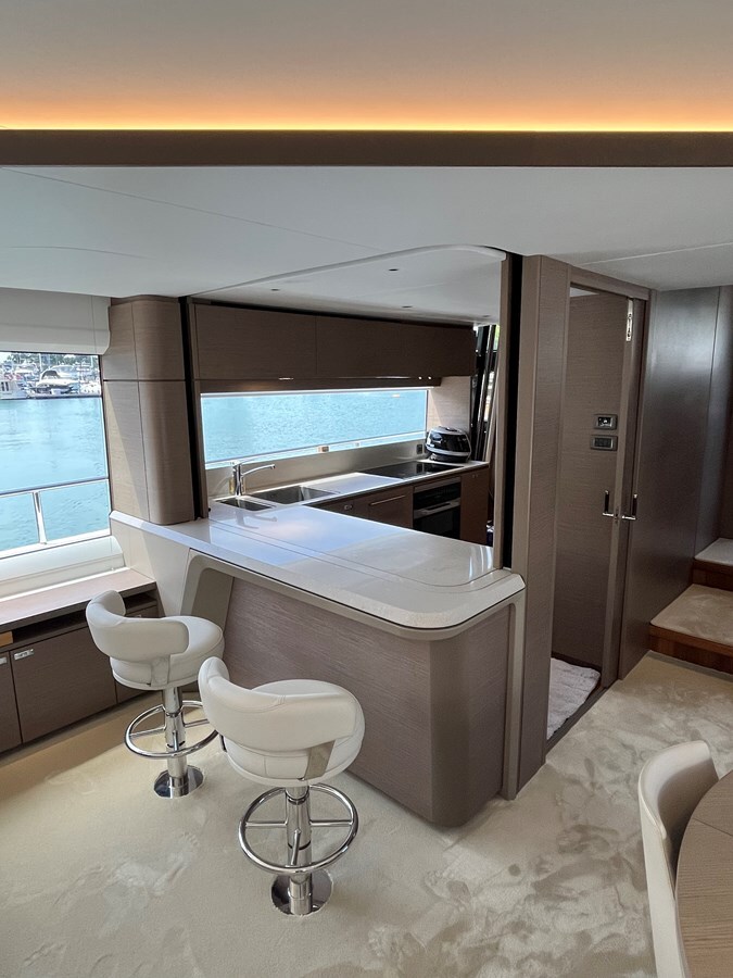 2022-princess-yachts-86-1-907283