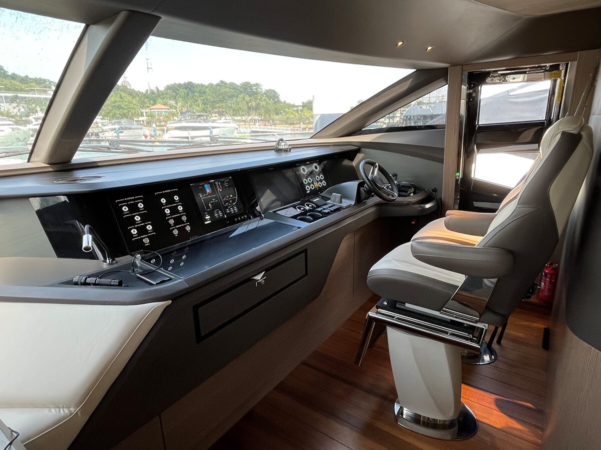 2022-princess-yachts-86-1-907283