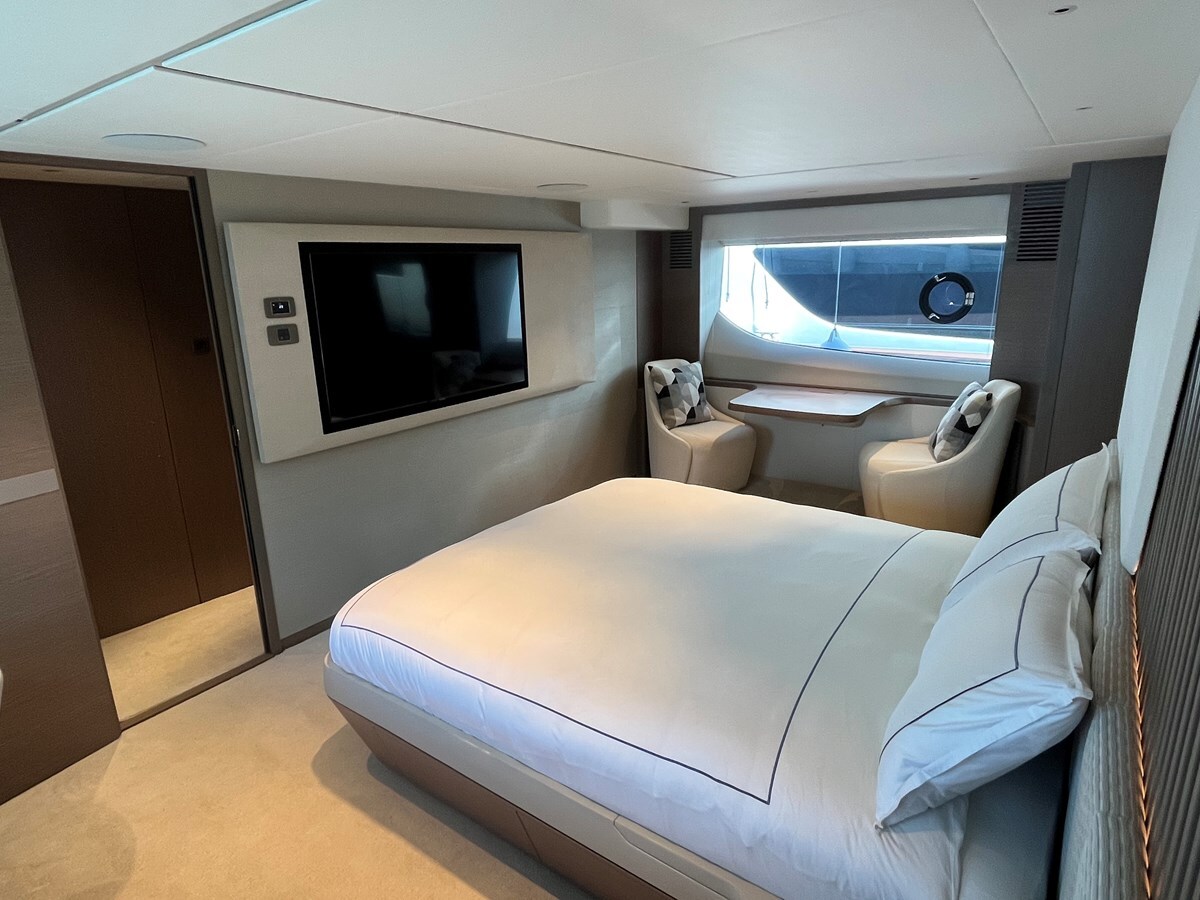 2022-princess-yachts-86-1-907283