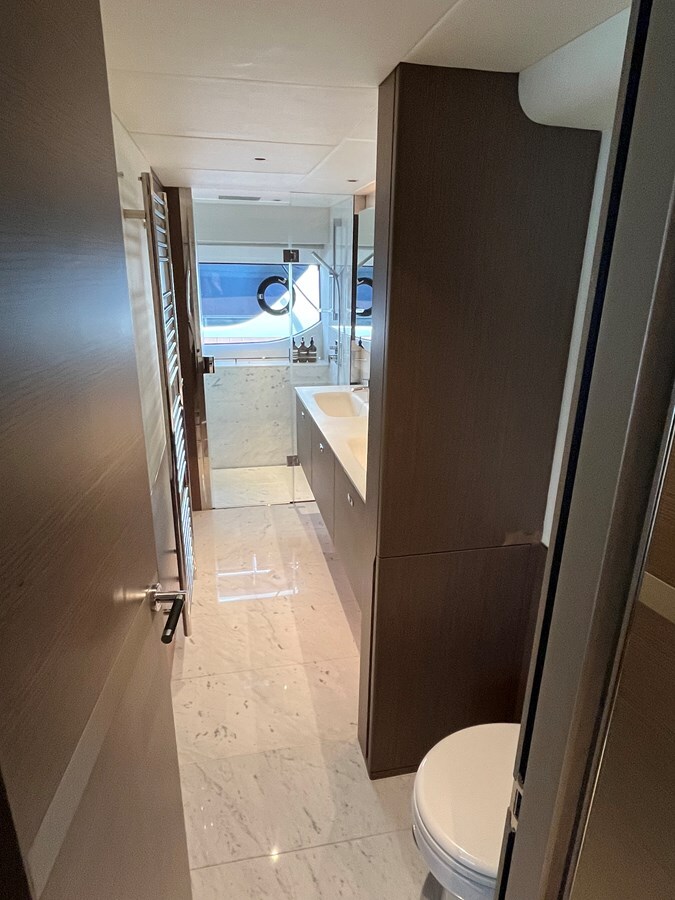 2022-princess-yachts-86-1-907283