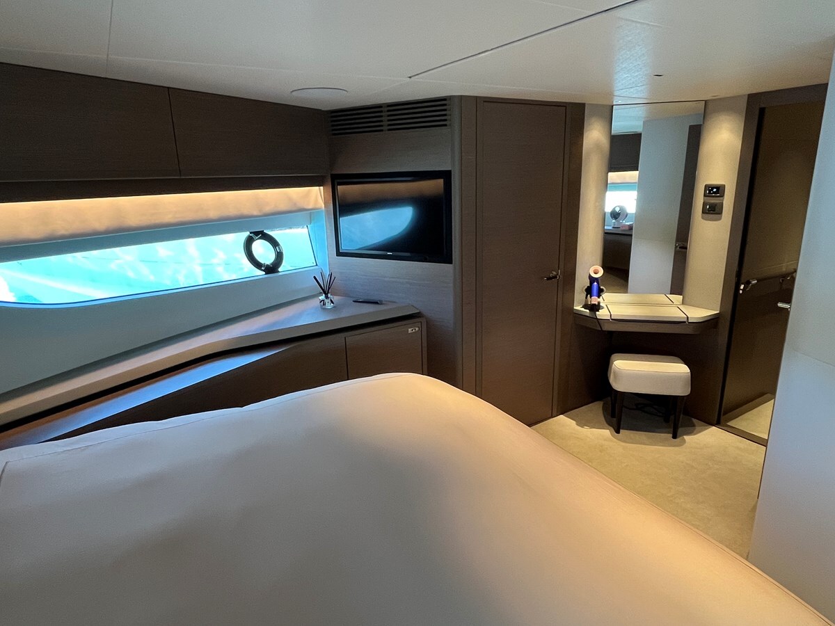 2022-princess-yachts-86-1-907283