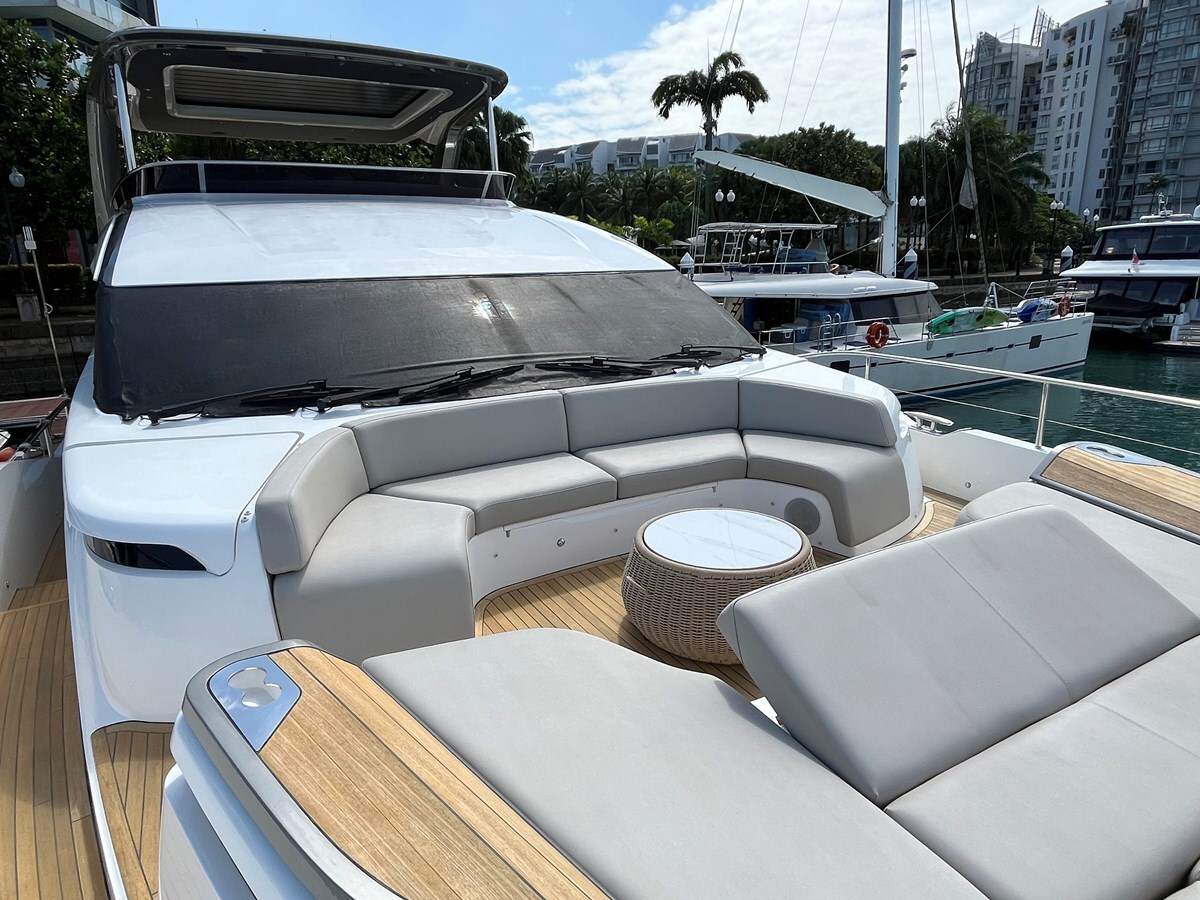 2022-princess-yachts-86-1-907283