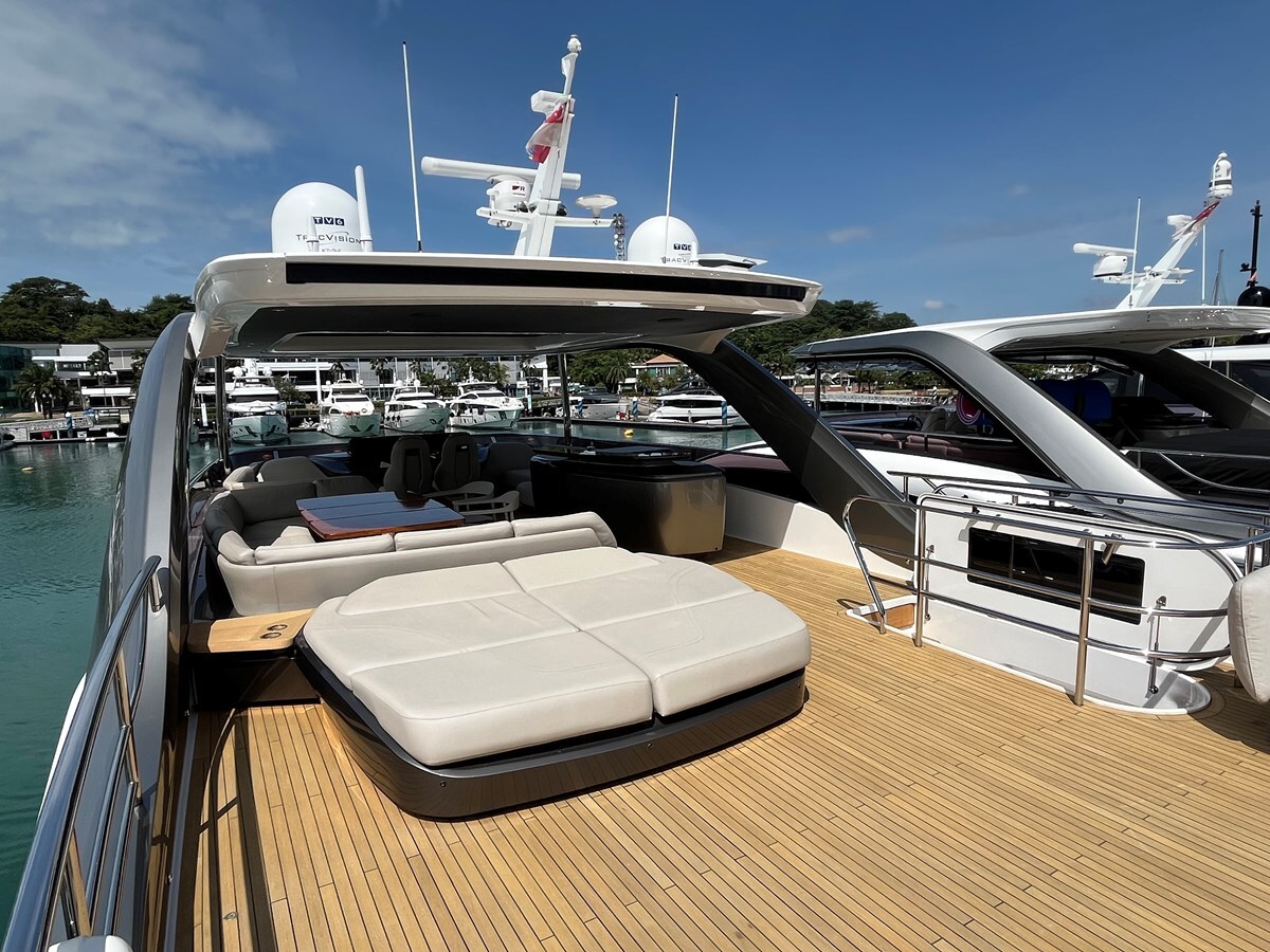 2022-princess-yachts-86-1-907283