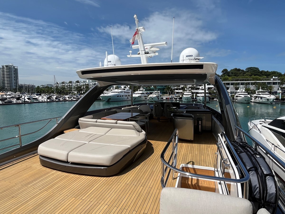 2022-princess-yachts-86-1-907283