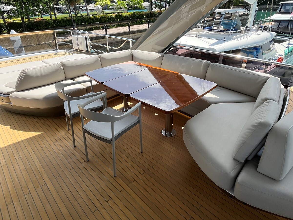 2022-princess-yachts-86-1-907283