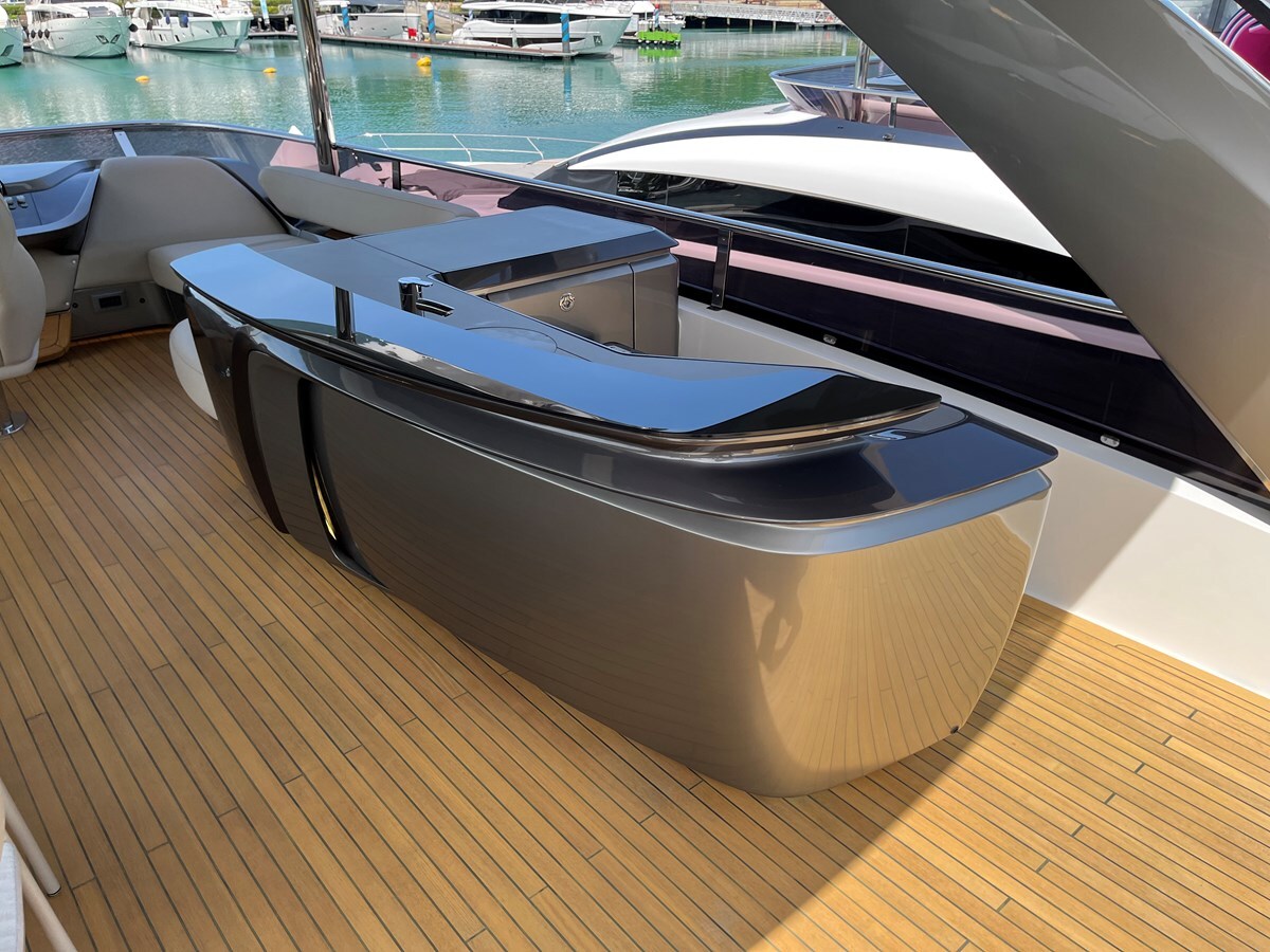 2022-princess-yachts-86-1-907283