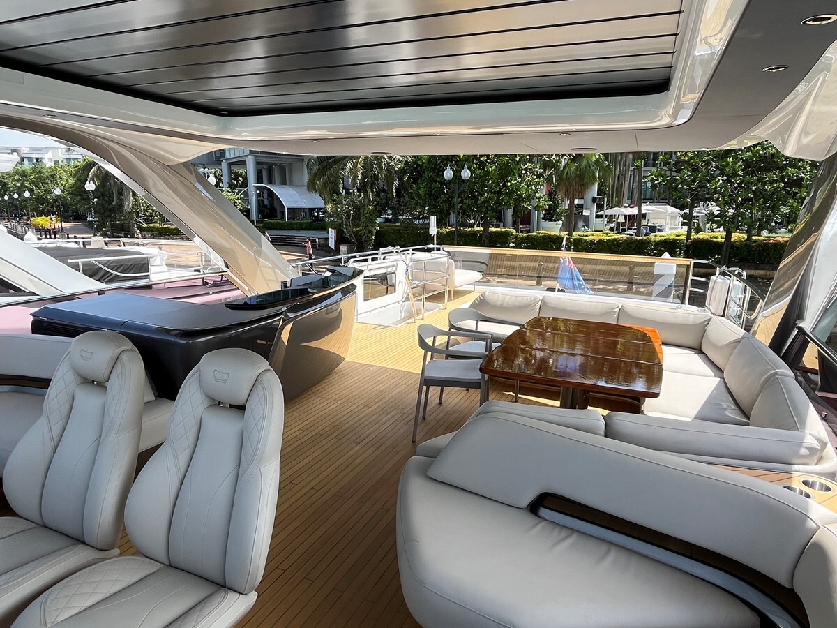 2022-princess-yachts-86-1-907283