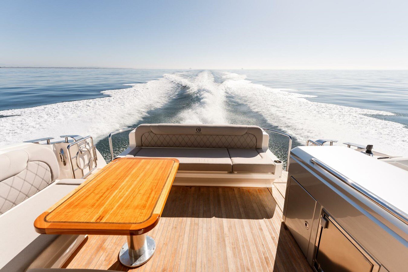 2022-riviera-48-e09037