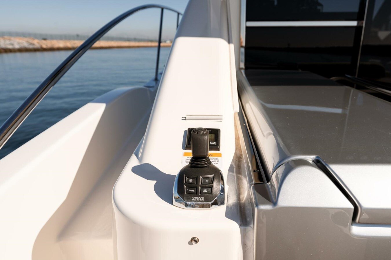 2022-riviera-48-e09037