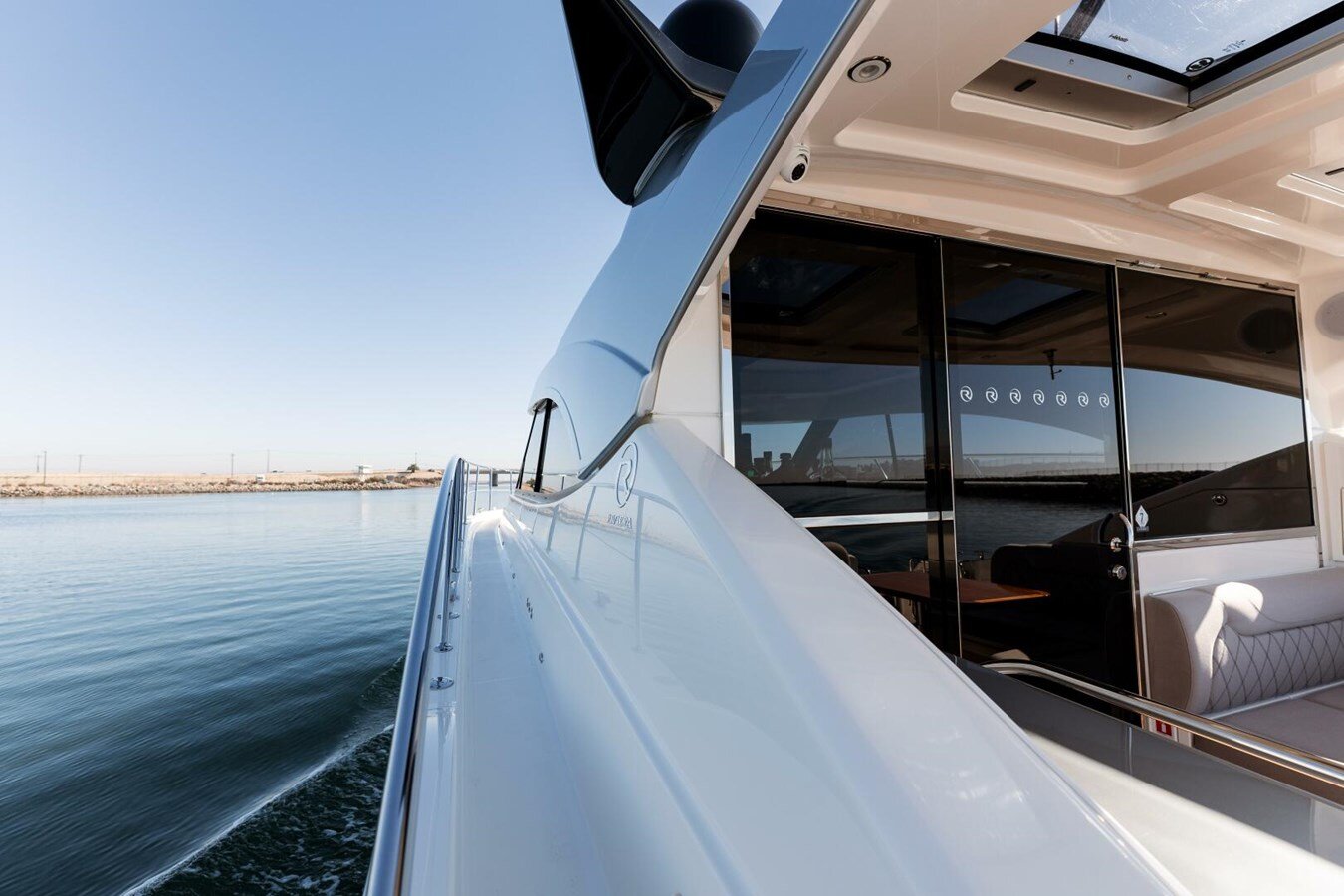 2022-riviera-48-e09037