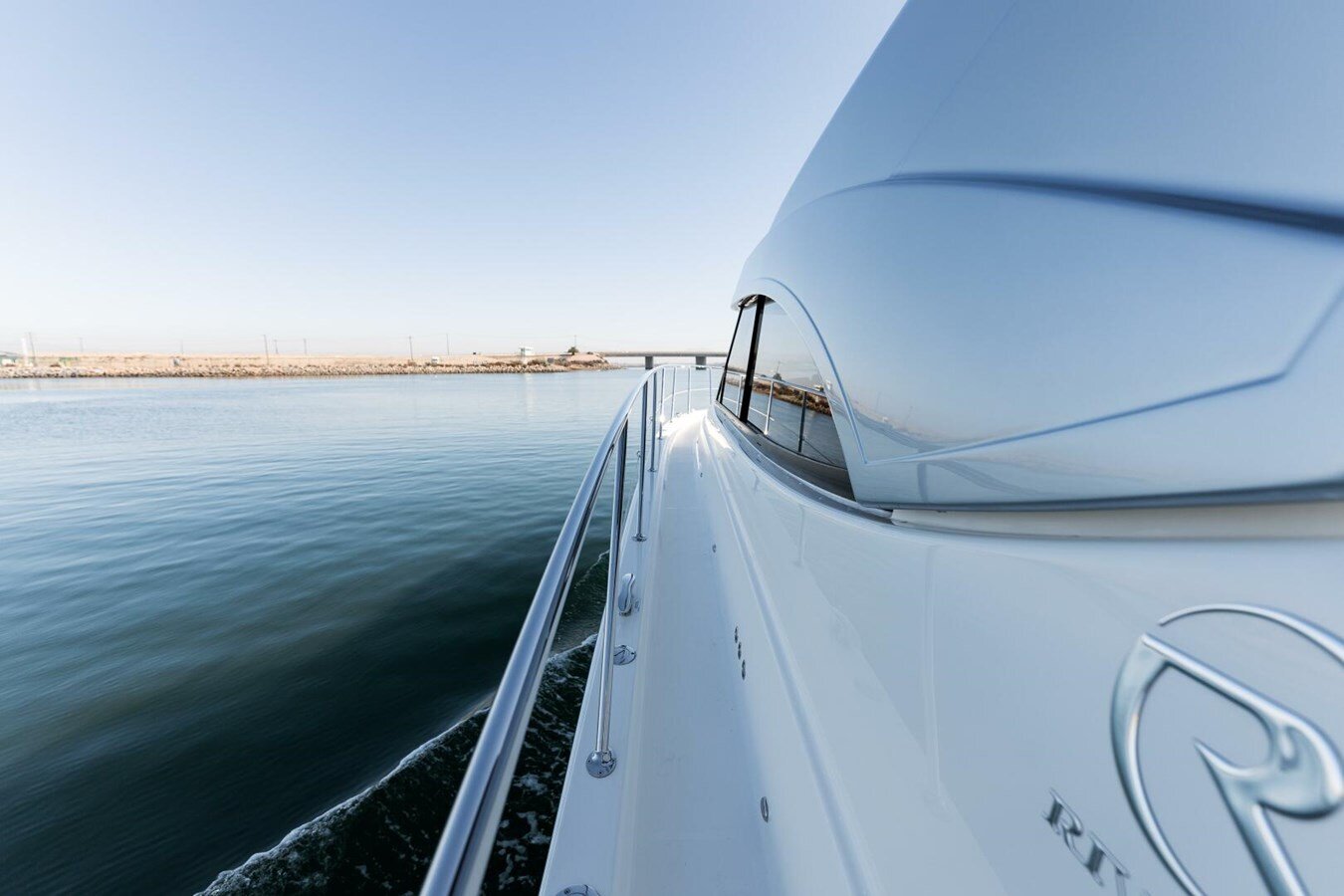 2022-riviera-48-e09037