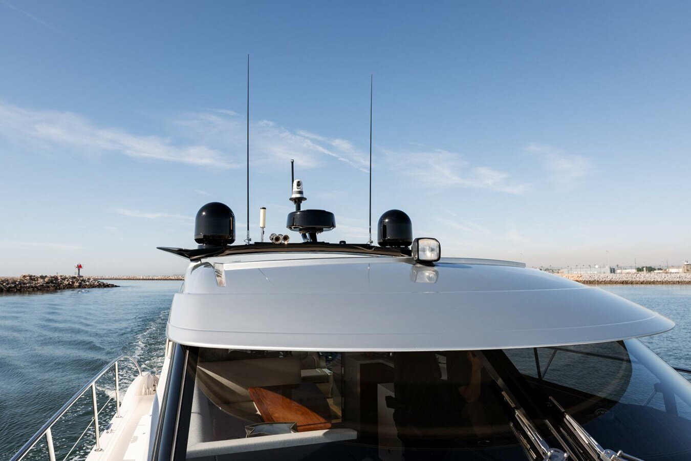 2022-riviera-48-e09037
