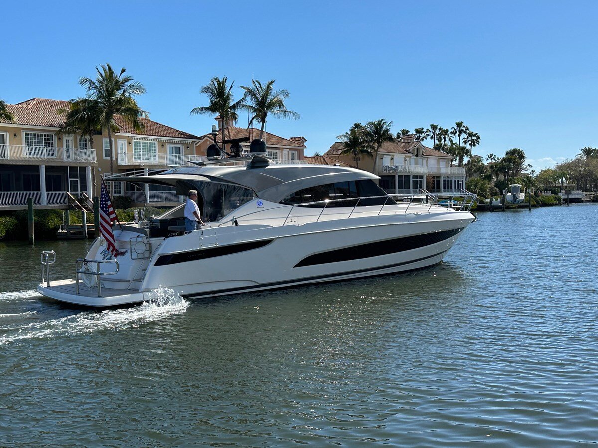 2022-riviera-57-3-e87378