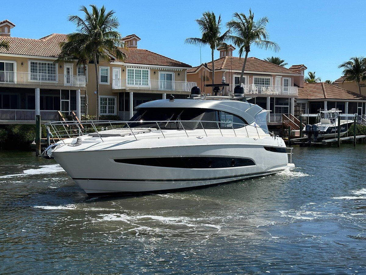 2022-riviera-57-3-e87378