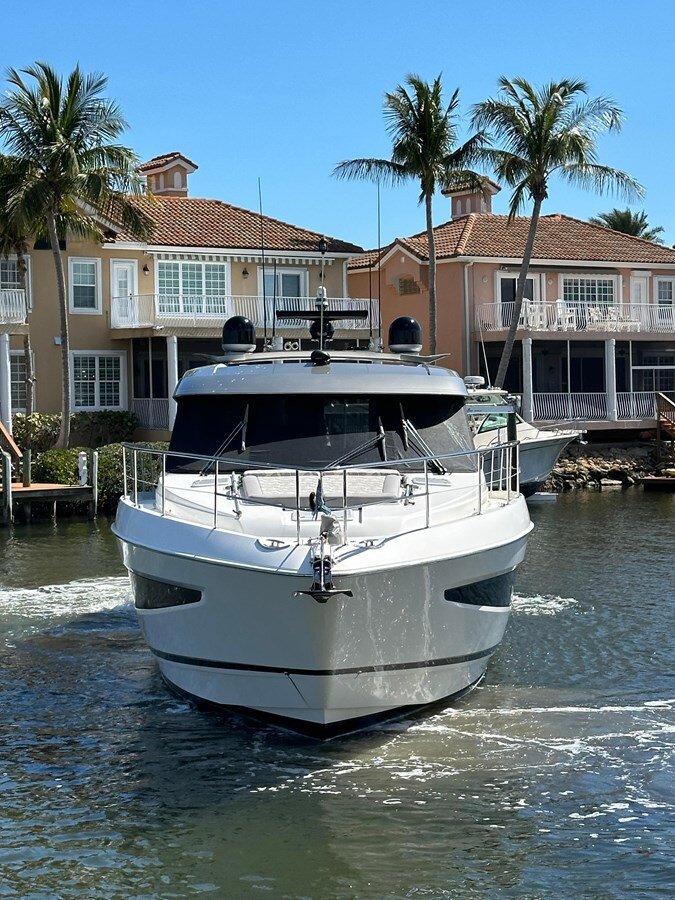 2022-riviera-57-3-e87378