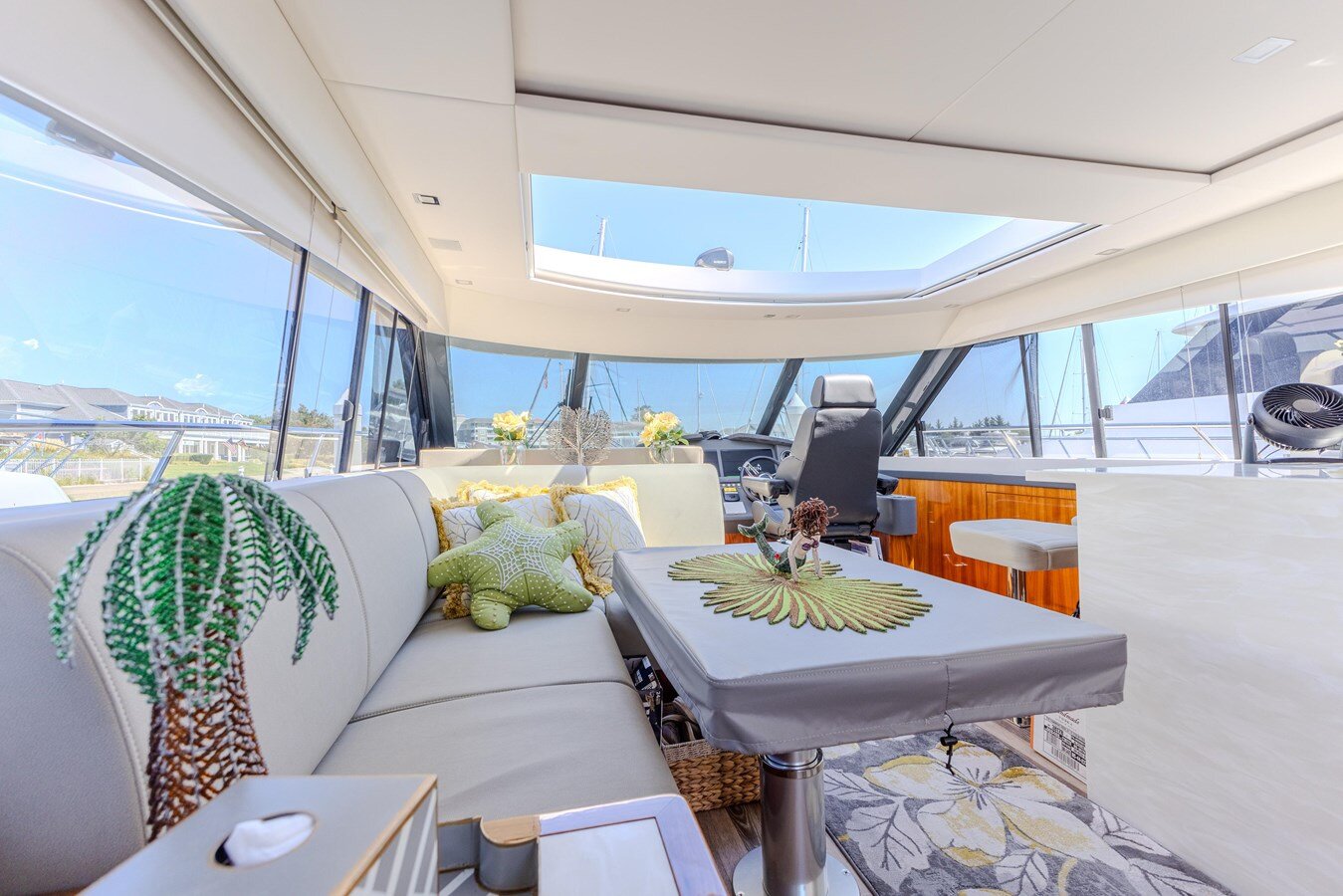 2022-riviera-57-3-e87378