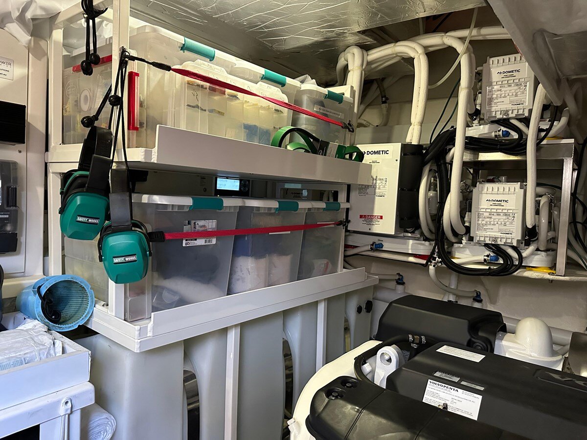 2022-riviera-57-3-e87378