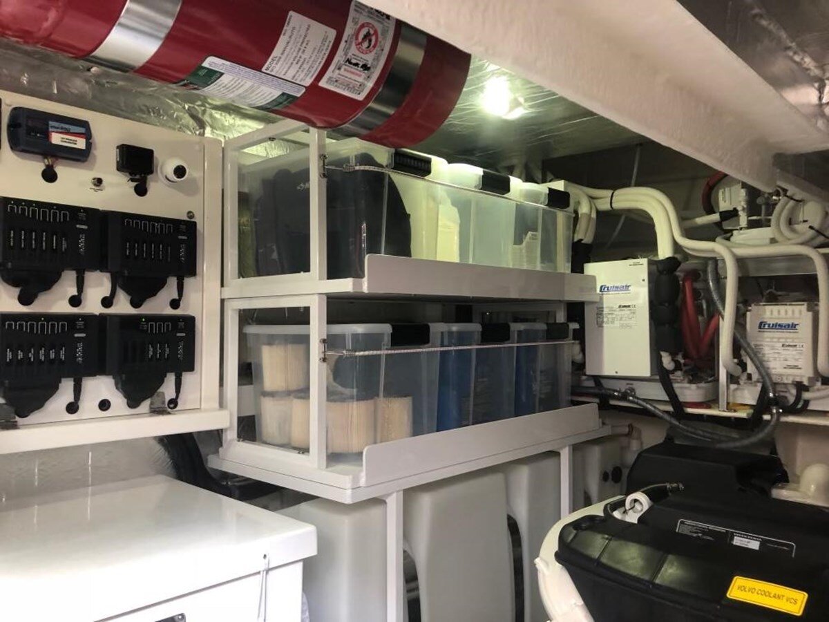 2022-riviera-57-3-e87378