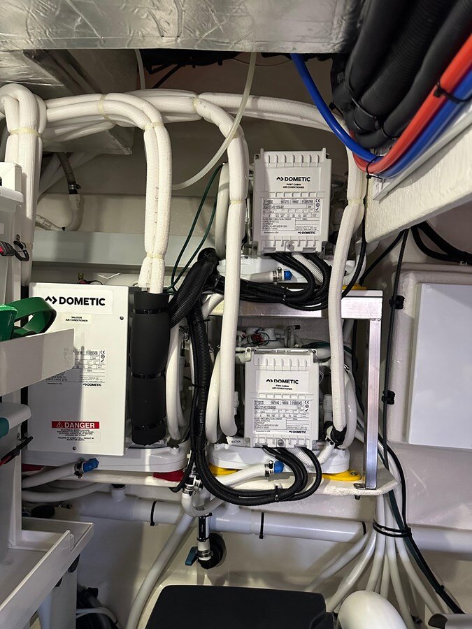 2022-riviera-57-3-e87378