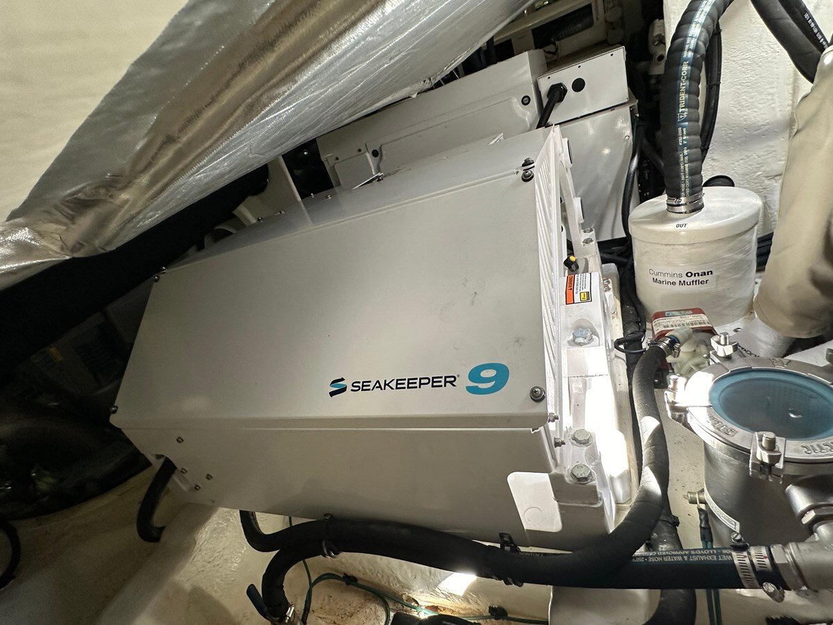 2022-riviera-57-3-e87378