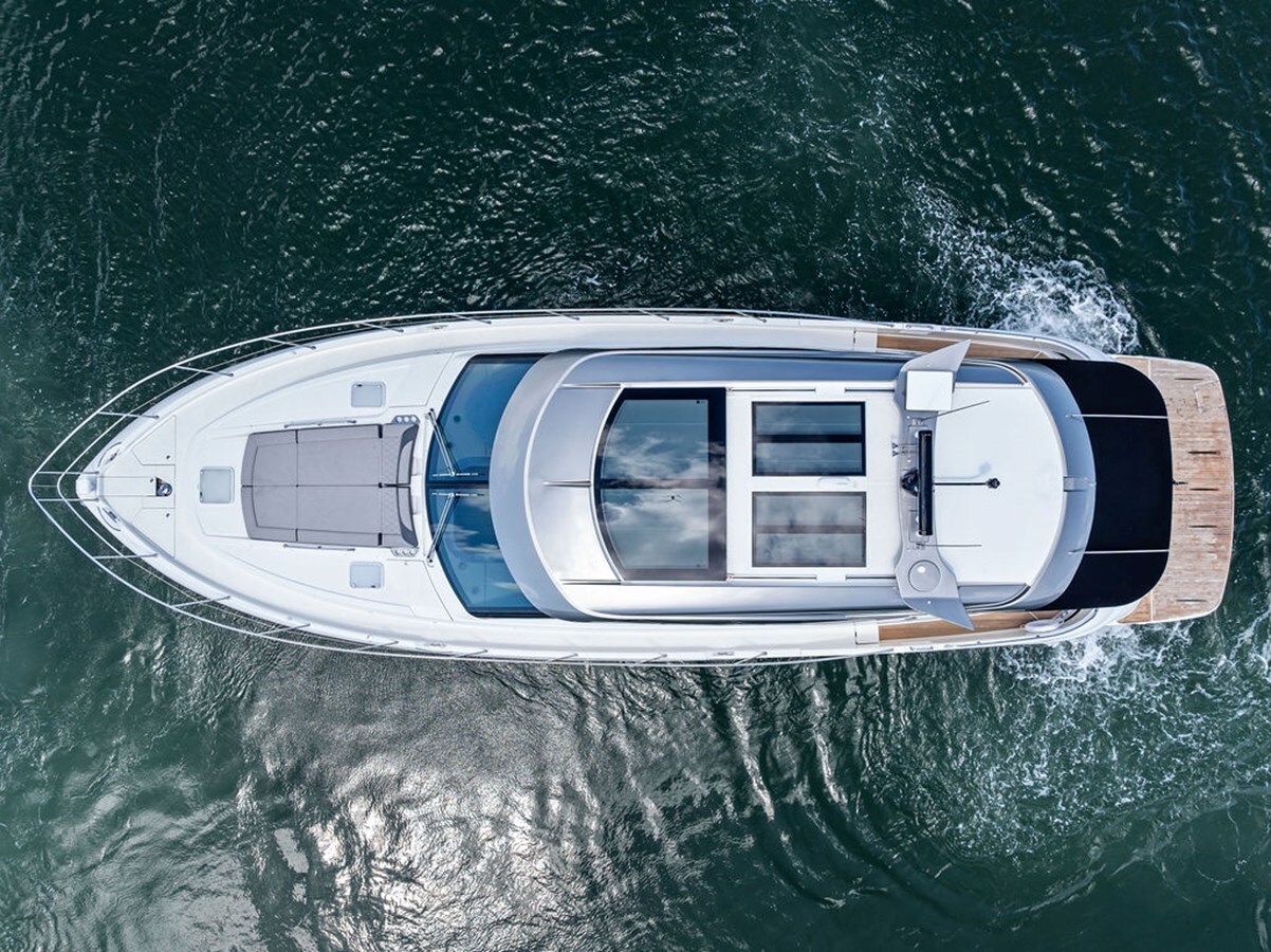 2022-riviera-60-242c98