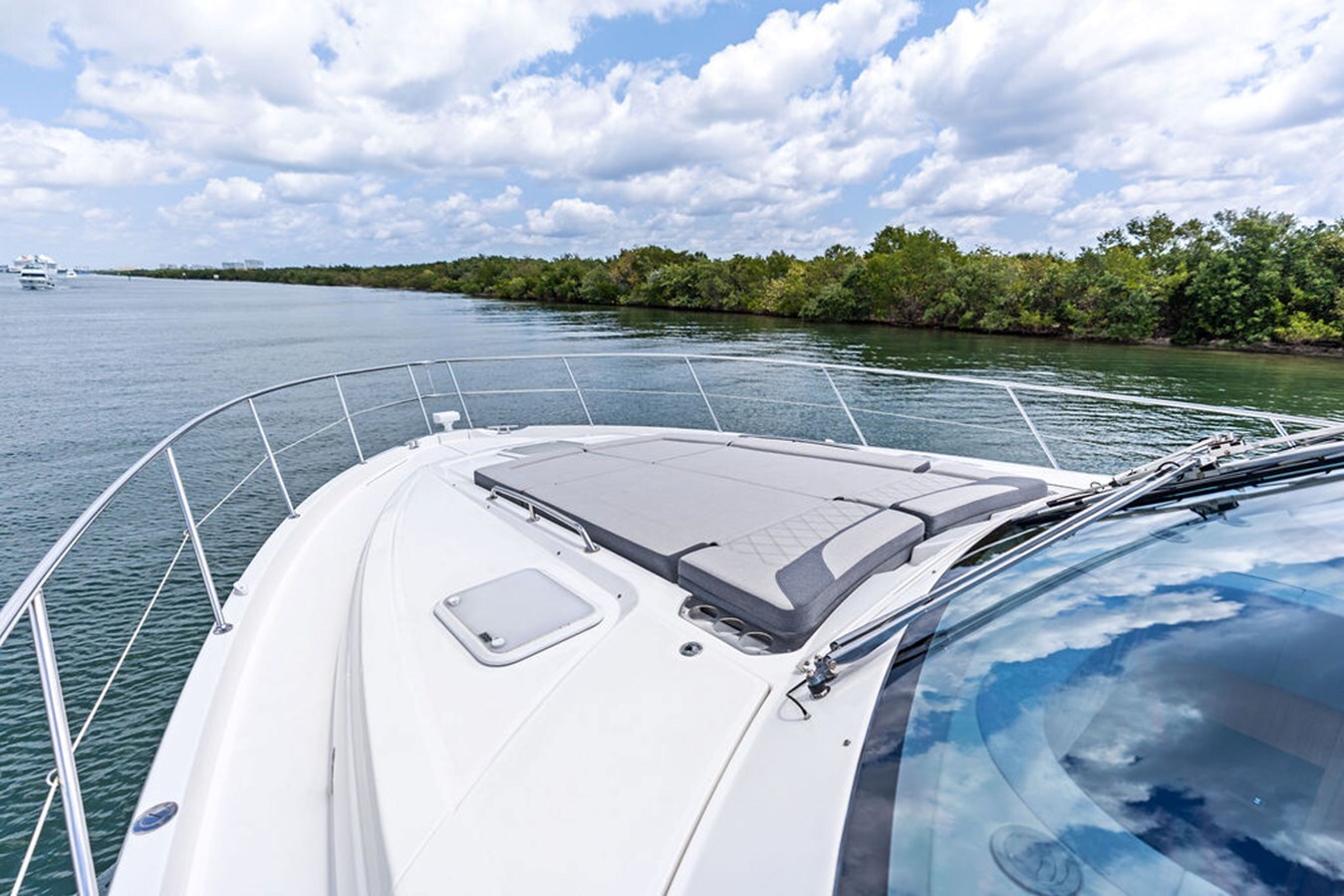 2022-riviera-60-242c98