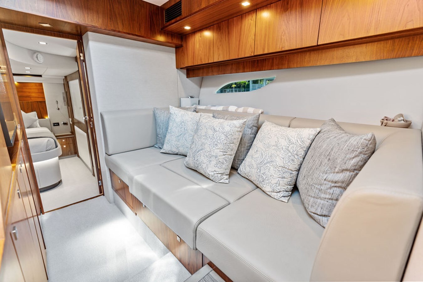 2022-riviera-60-242c98